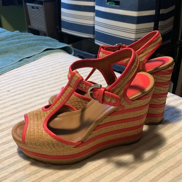 Coach Straw Coral Platform Wedge T-Strap Sandals Size 9 - Picture 5 of 6